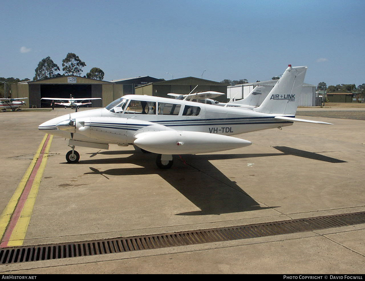 Aircraft Photo of VH-TDL | Piper PA-39-160 Twin Comanche C/R | Air Link Dubbo | AirHistory.net #873247