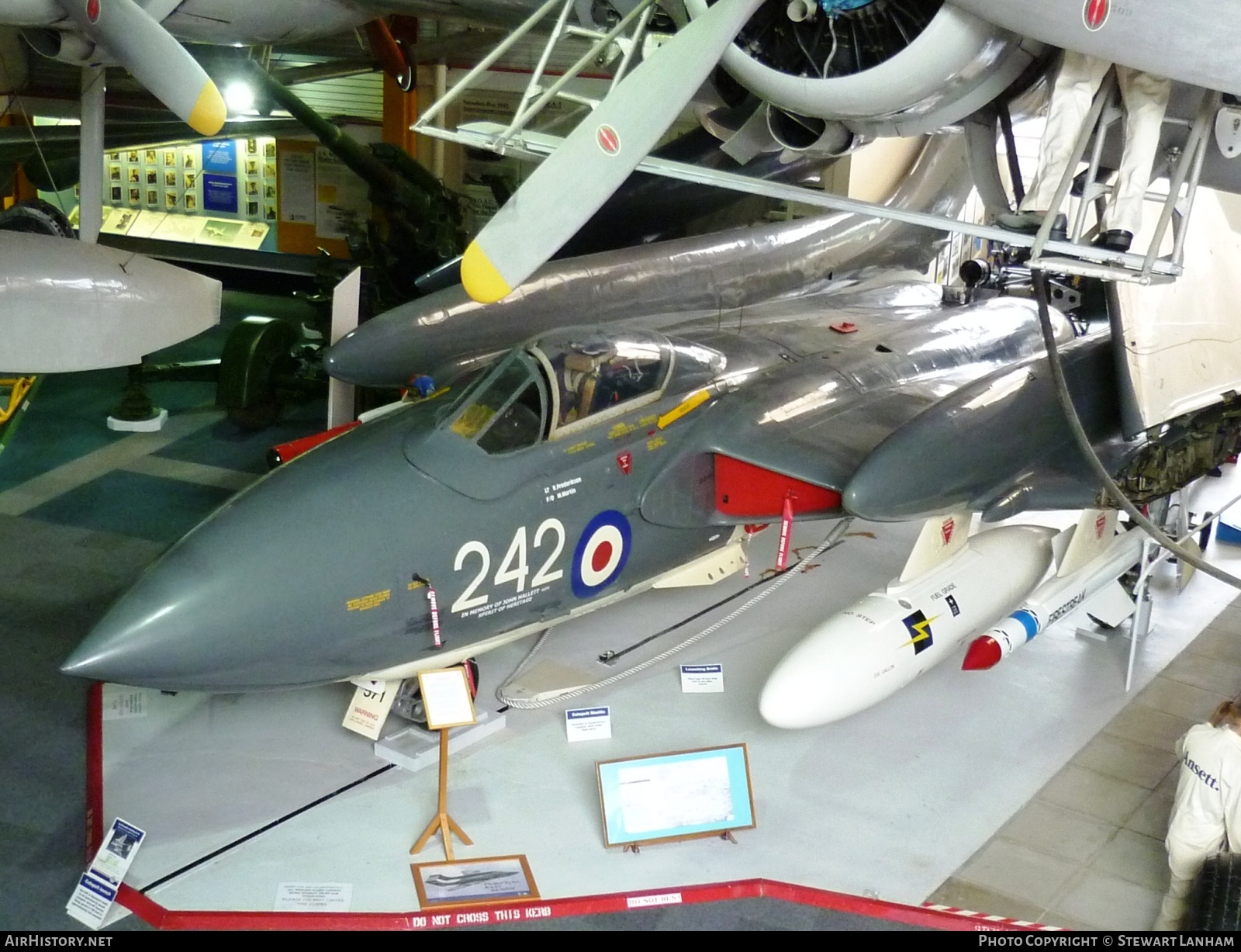 Aircraft Photo of XJ571 | De Havilland D.H. 110 Sea Vixen FAW2 | UK - Navy | AirHistory.net #873288