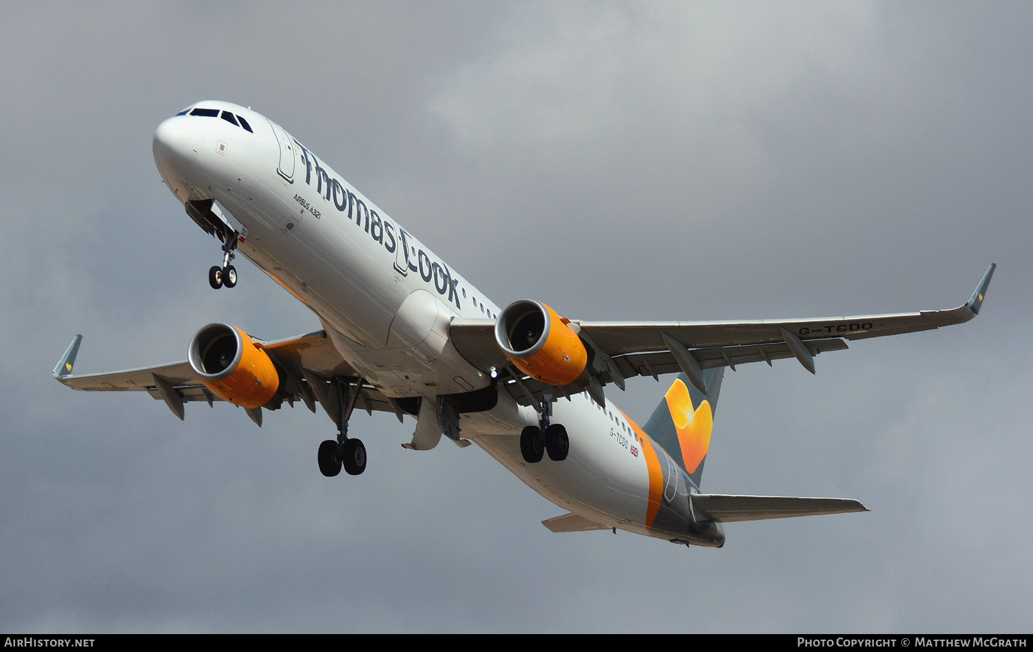 Aircraft Photo of G-TCDO | Airbus A321-211 | Thomas Cook Airlines | AirHistory.net #873292