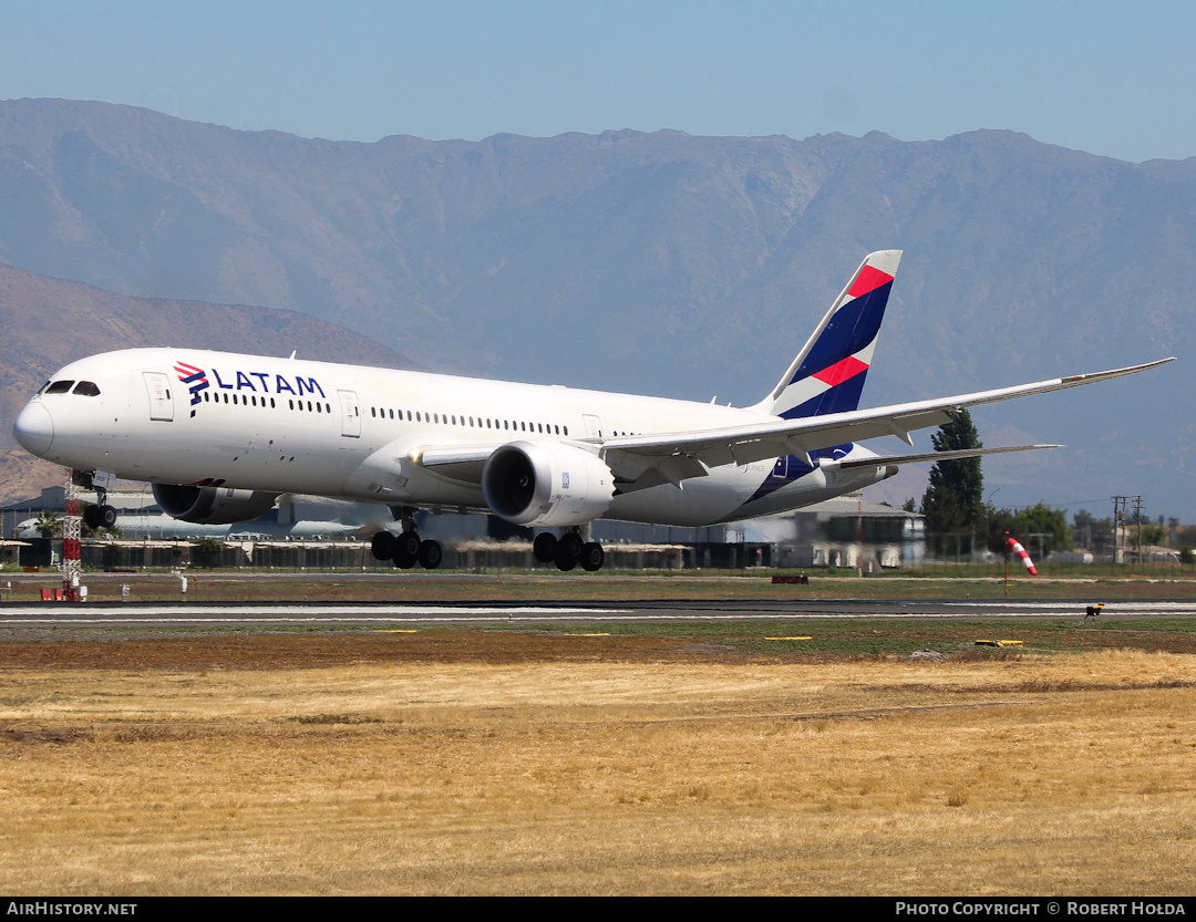 Aircraft Photo of CC-BGF | Boeing 787-9 Dreamliner | LATAM Airlines | AirHistory.net #873326