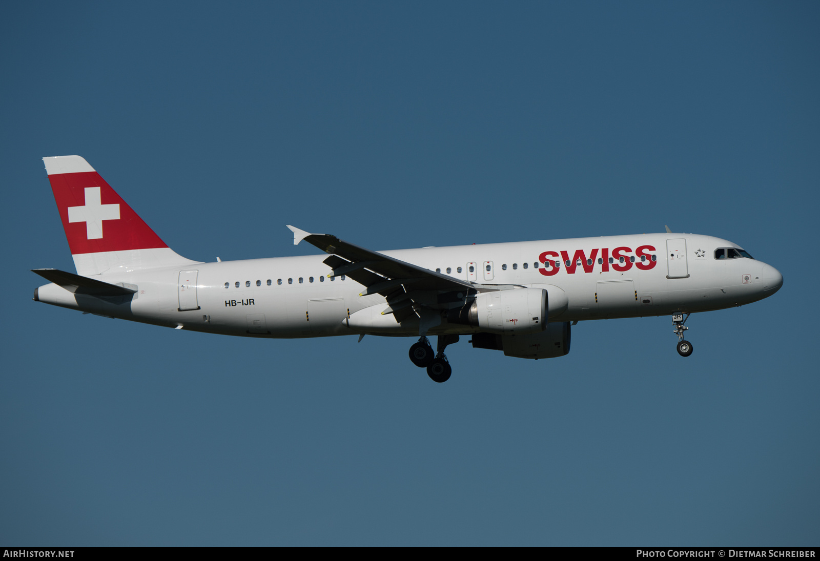Aircraft Photo of HB-IJR | Airbus A320-214 | Swiss International Air Lines | AirHistory.net #873647