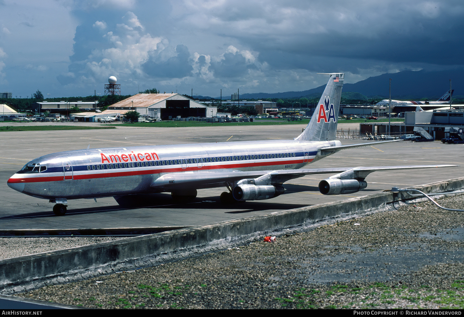 Aircraft Photo of N8401 | Boeing 707-323C | American Airlines | AirHistory.net #873710