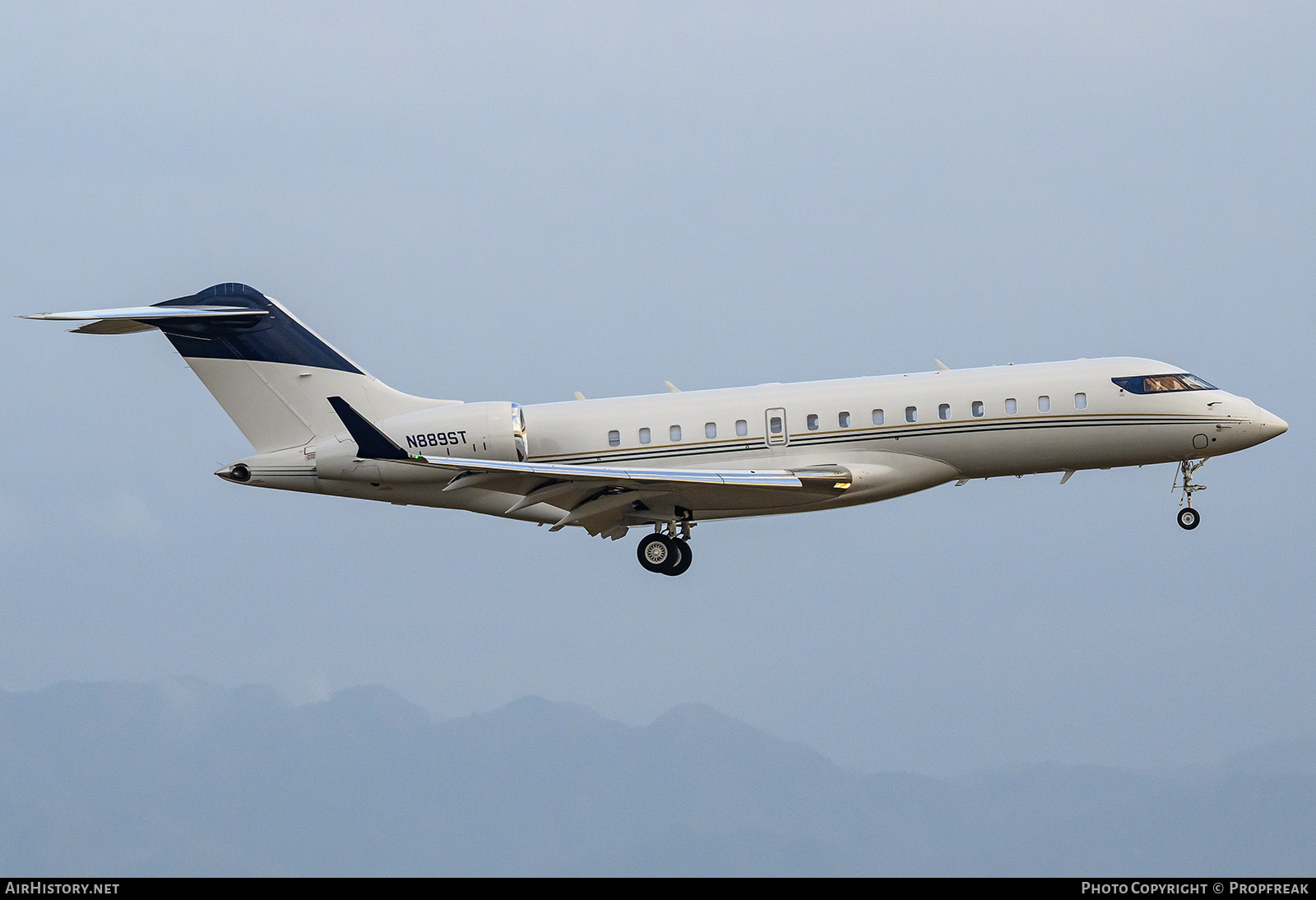 Aircraft Photo of N889ST | Bombardier Global 6500 (BD-700-1A10) | AirHistory.net #873810