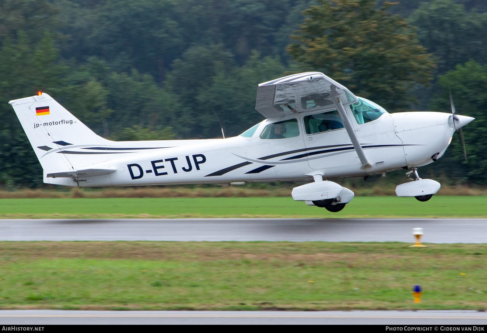Aircraft Photo of D-ETJP | Cessna 172P Skyhawk | JP-Motorflug | AirHistory.net #873890