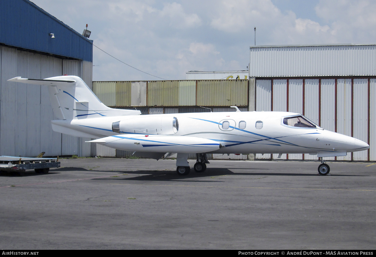 Aircraft Photo of N322AU | Gates Learjet 24D | AirHistory.net #873945