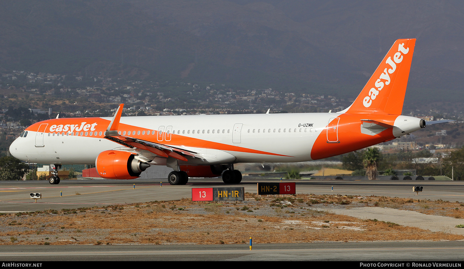 Aircraft Photo of G-UZMK | Airbus A321-251NX | EasyJet | AirHistory.net #873986