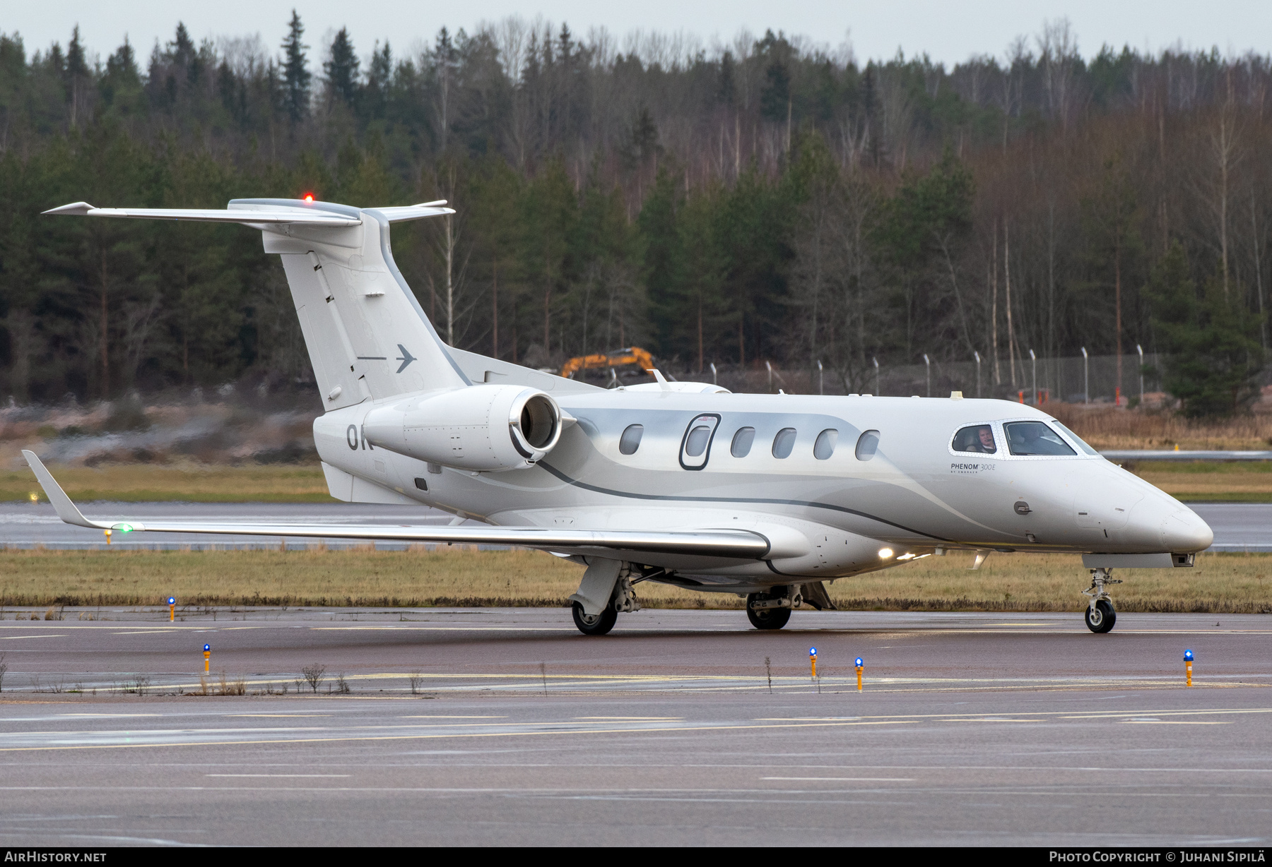 Aircraft Photo of OK-ELD | Embraer EMB-505 Phenom 300E | Elio Jet | AirHistory.net #874078