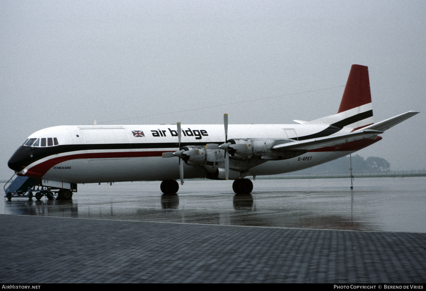 Aircraft Photo of G-APET | Vickers 953C Merchantman | Air Bridge | AirHistory.net #874128