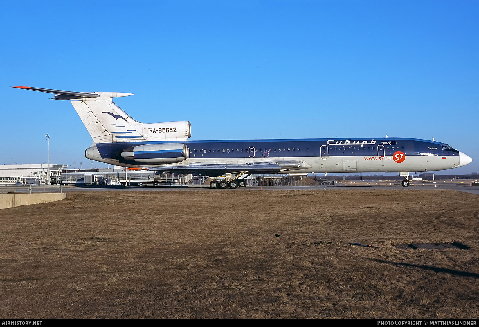 Aircraft Photo of RA-85652 | Tupolev Tu-154M | Sibir - Siberia Airlines | AirHistory.net #874182
