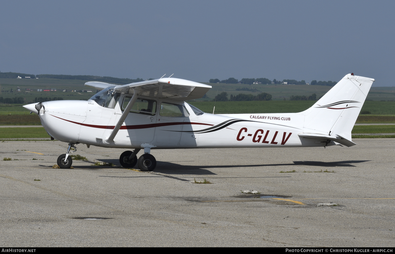 Aircraft Photo of C-GLLV | Cessna 172N Skyhawk | Calgary Flying Club | AirHistory.net #874232