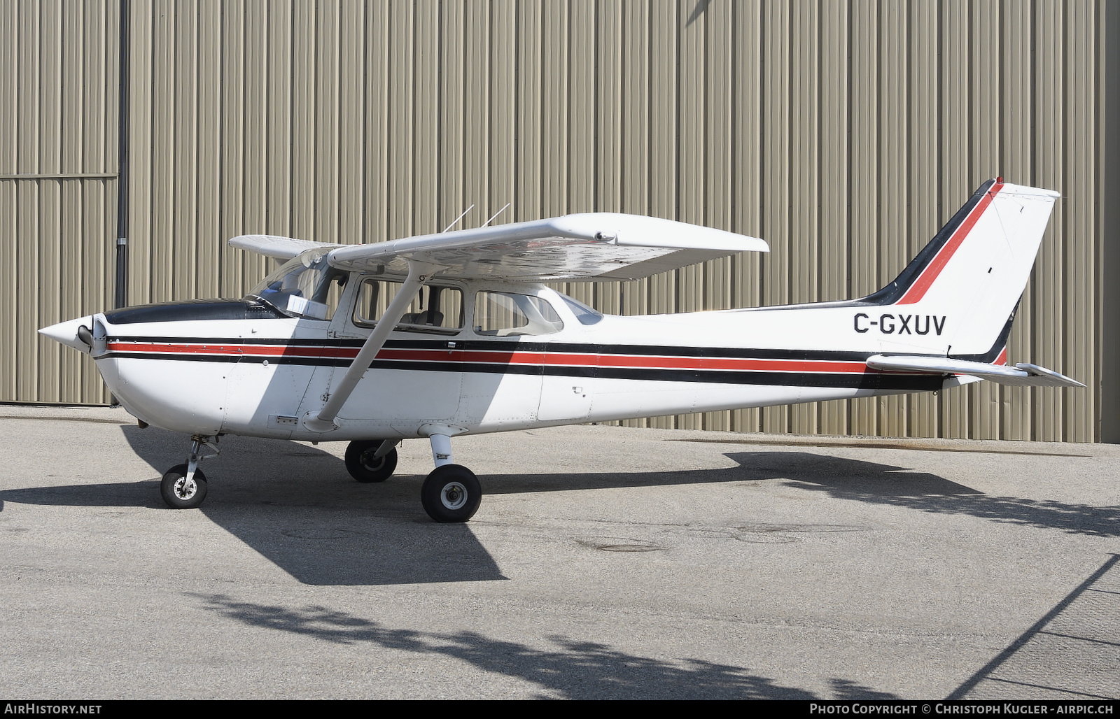 Aircraft Photo of C-GXUV | Cessna 172N Skyhawk | AirHistory.net #874236