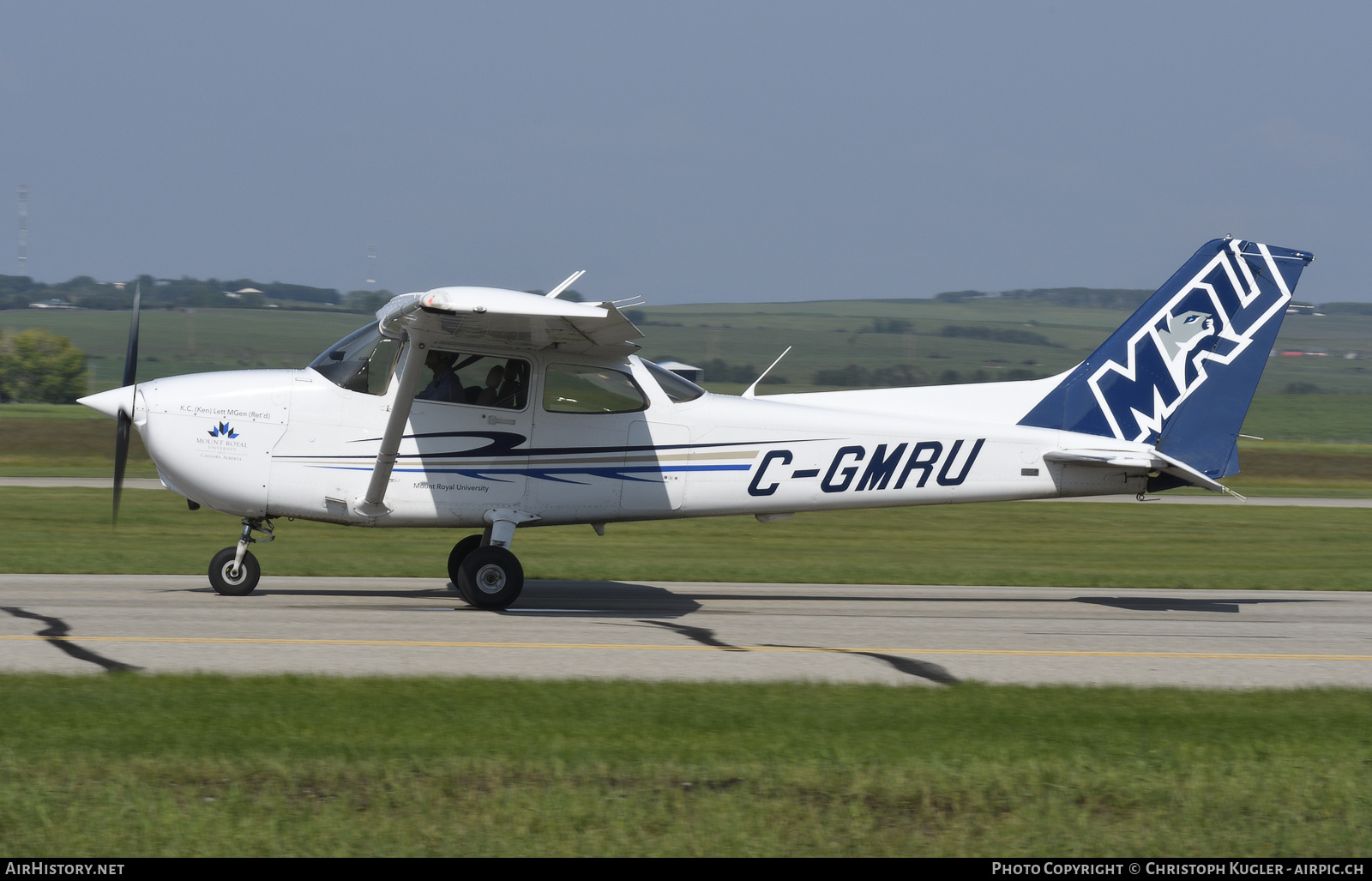 Aircraft Photo of C-GMRU | Cessna 172R Skyhawk | MRU - Mount Royal University | AirHistory.net #874250
