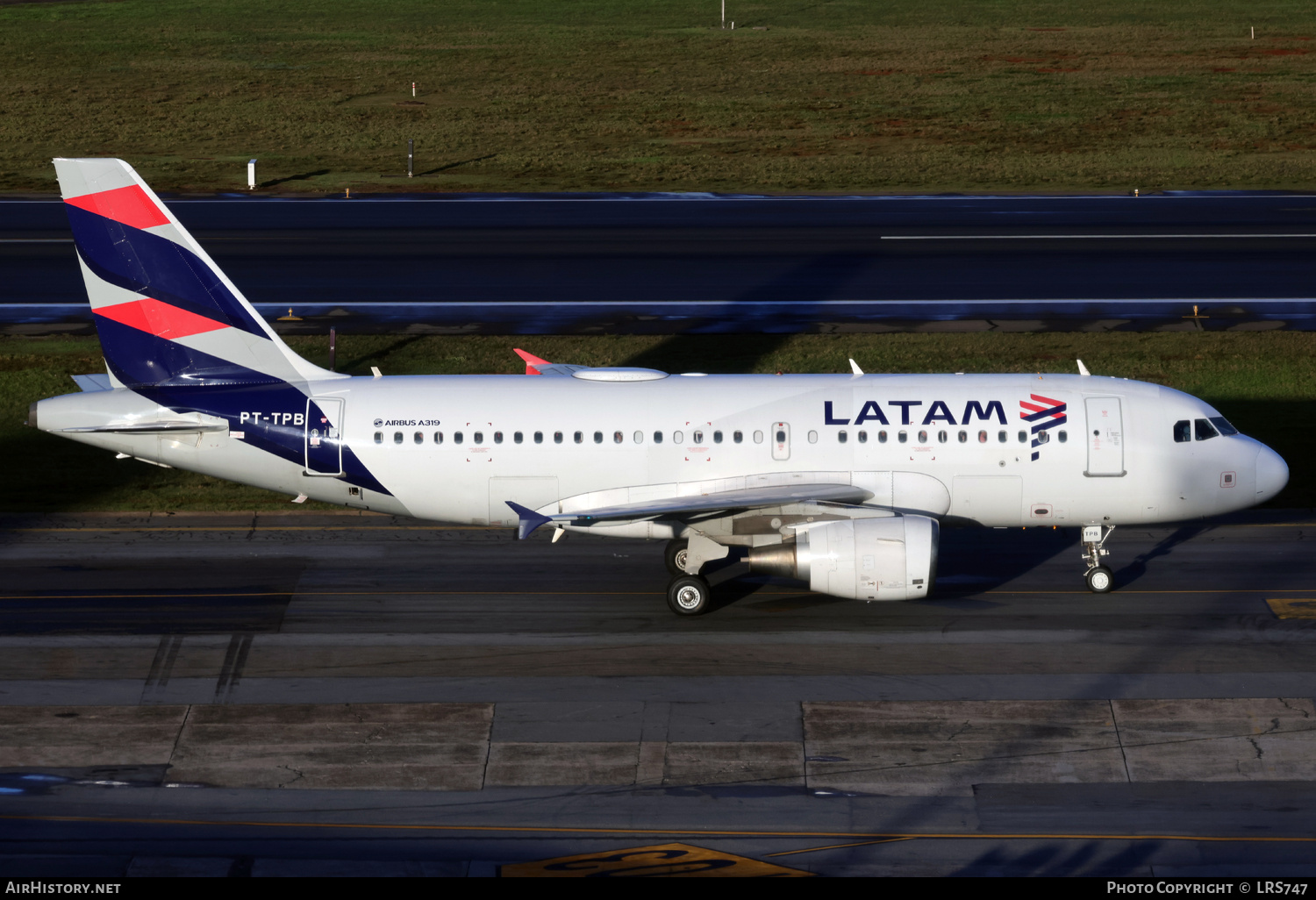 Aircraft Photo of PT-TPB | Airbus A319-112 | LATAM Airlines | AirHistory.net #874272