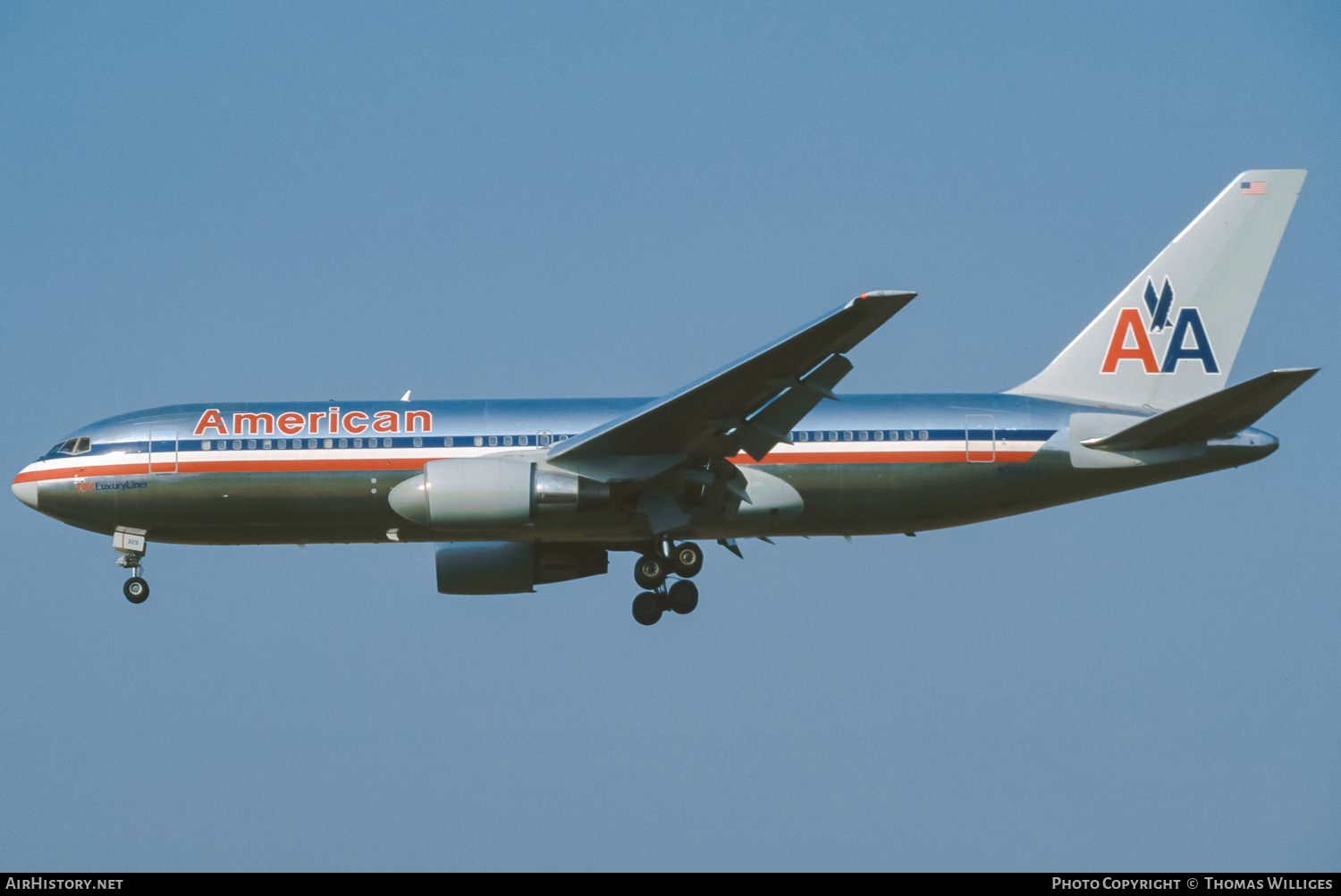 Aircraft Photo of N325AA | Boeing 767-223/ER | American Airlines | AirHistory.net #874297