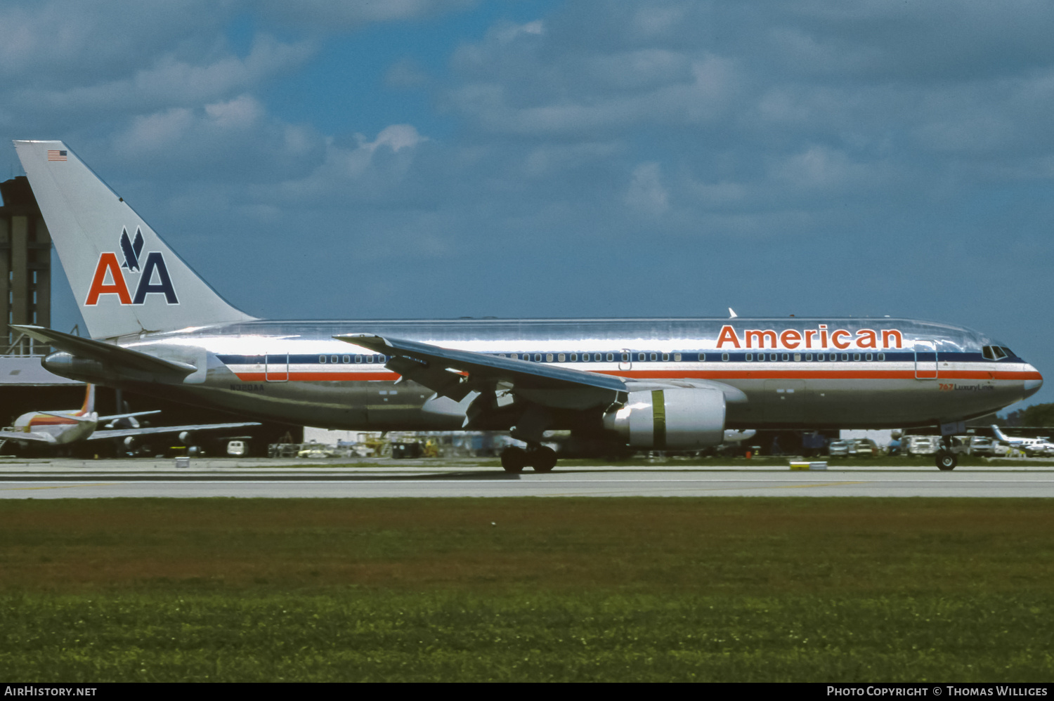 Aircraft Photo of N320AA | Boeing 767-223/ER | American Airlines | AirHistory.net #874311