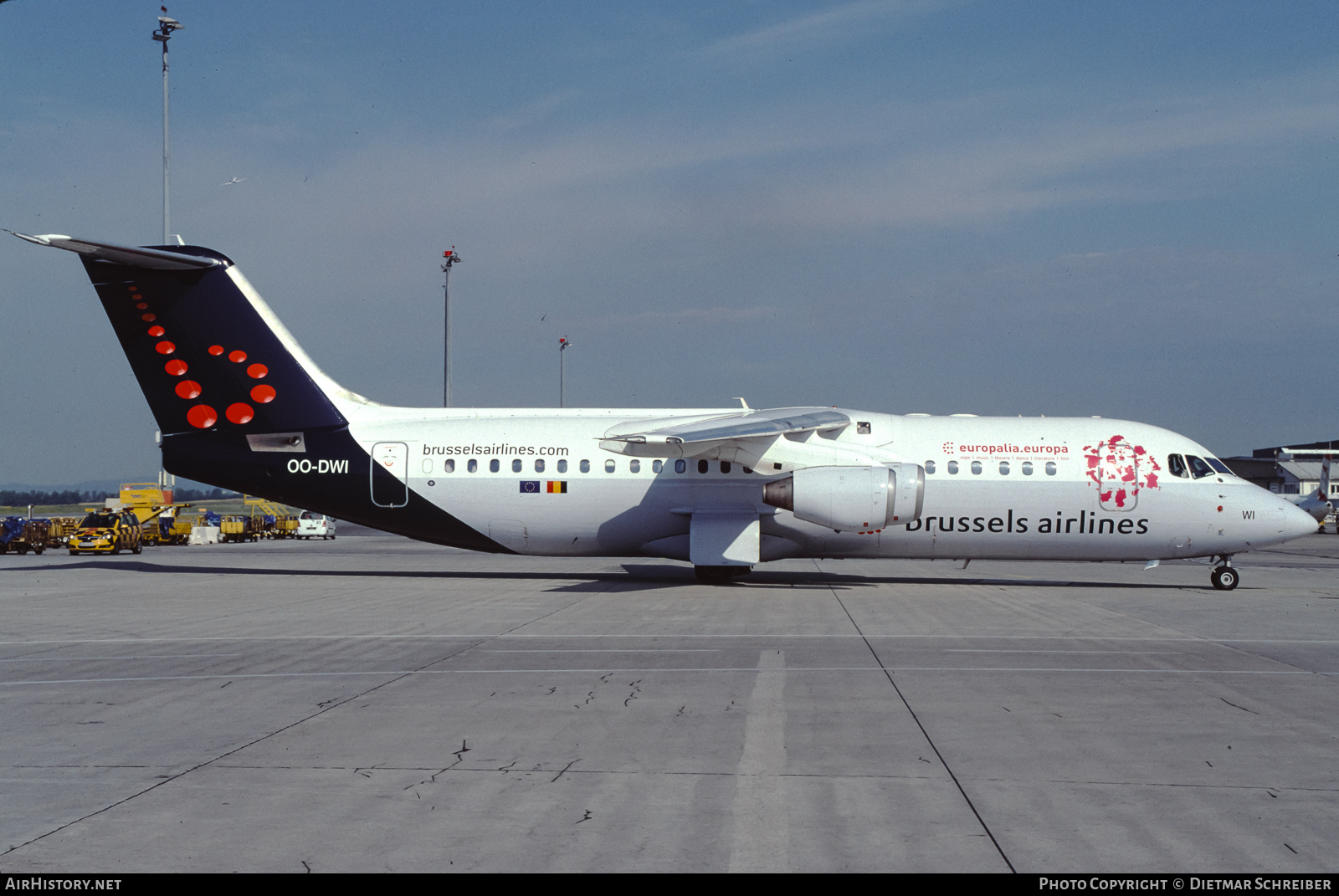 Aircraft Photo of OO-DWI | British Aerospace Avro 146-RJ100 | Brussels Airlines | AirHistory.net #874543