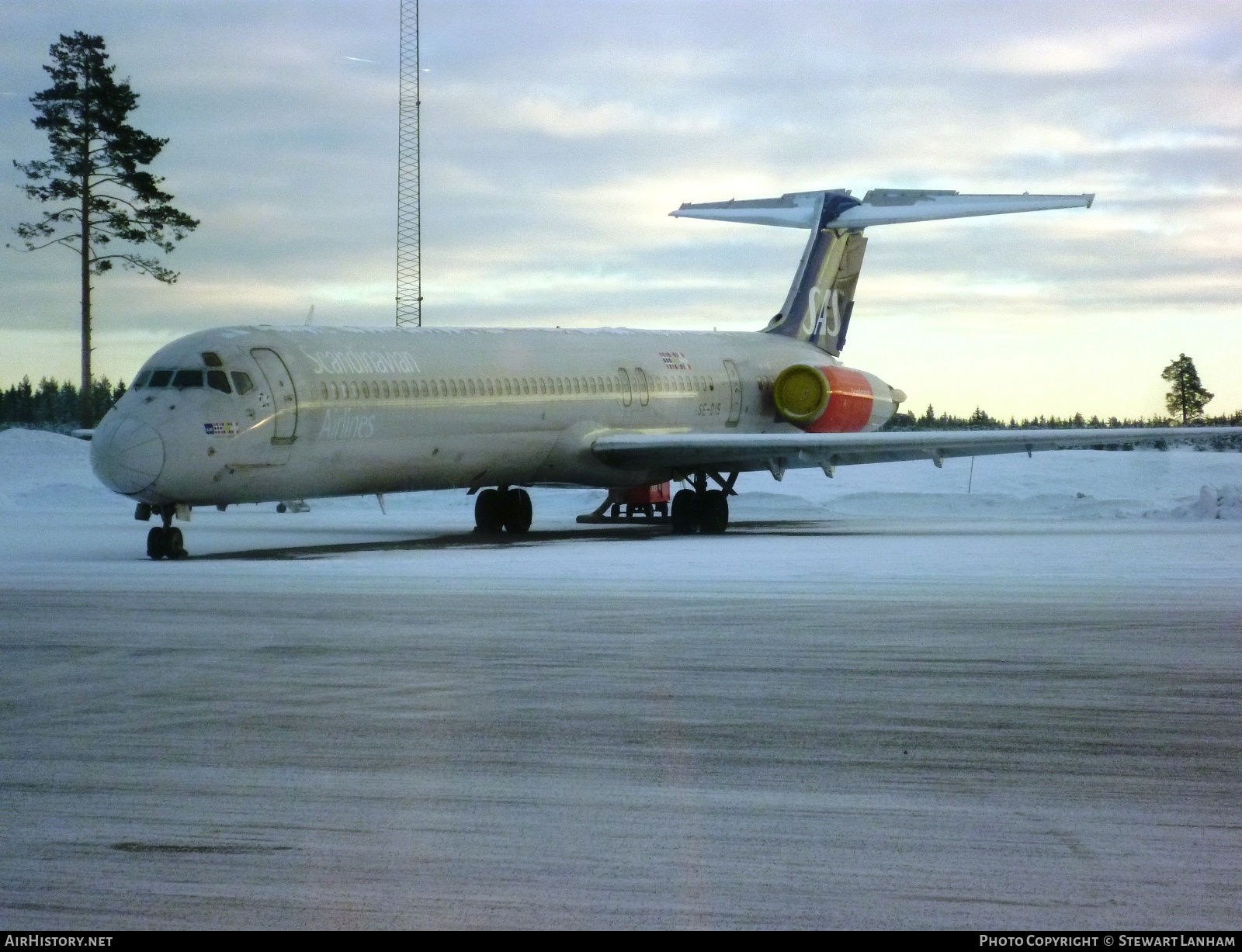Aircraft Photo of SE-DIS | McDonnell Douglas MD-82 (DC-9-82) | Scandinavian Airlines - SAS | AirHistory.net #874735