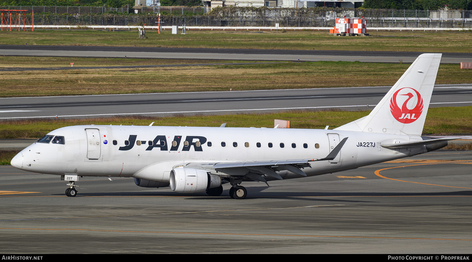 Aircraft Photo of JA227J | Embraer 170STD (ERJ-170-100STD) | J-Air | AirHistory.net #874736
