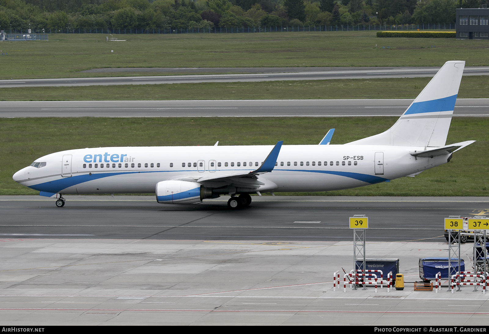 Aircraft Photo of SP-ESB | Boeing 737-8Q8 | Enter Air | AirHistory.net #874747