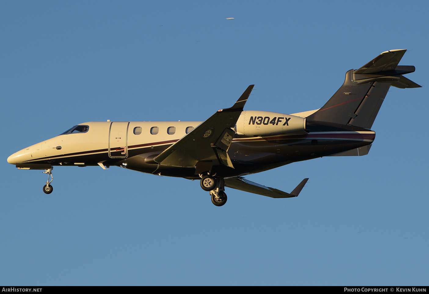 Aircraft Photo of N304FX | Embraer EMB-505 Phenom 300E | AirHistory.net #874828