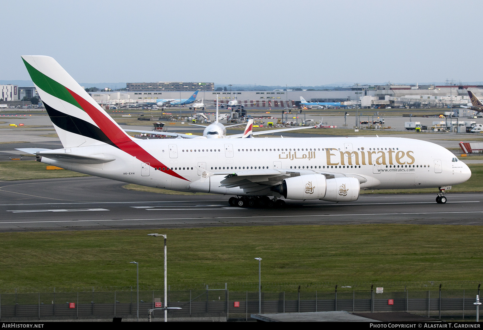 Aircraft Photo of A6-EVH | Airbus A380-842 | Emirates | AirHistory.net #874874