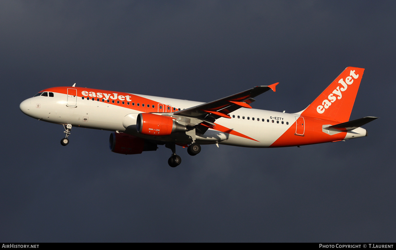 Aircraft Photo of G-EZTY | Airbus A320-214 | EasyJet | AirHistory.net #874876