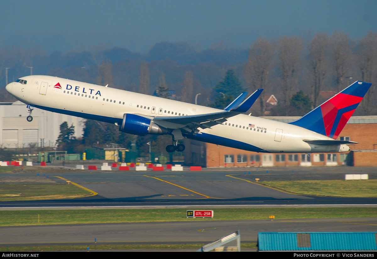 Aircraft Photo of N1607B | Boeing 767-332/ER | Delta Air Lines | AirHistory.net #875009