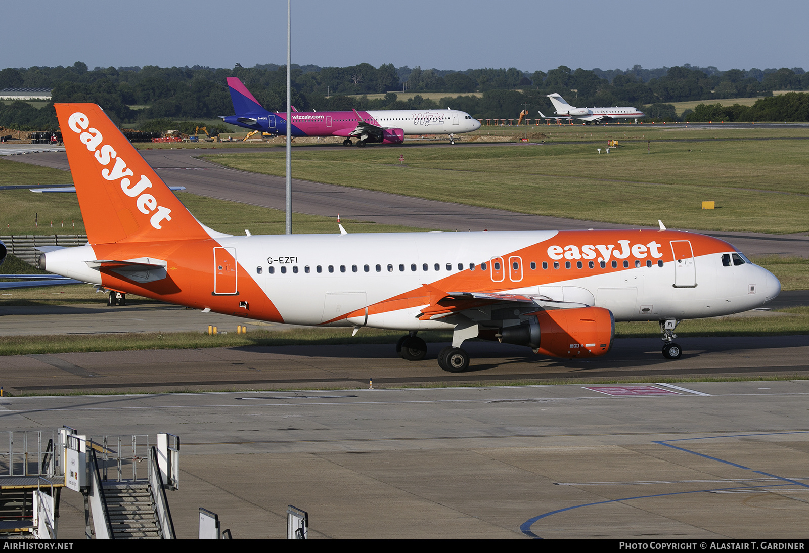 Aircraft Photo of G-EZFI | Airbus A319-111 | EasyJet | AirHistory.net #875064