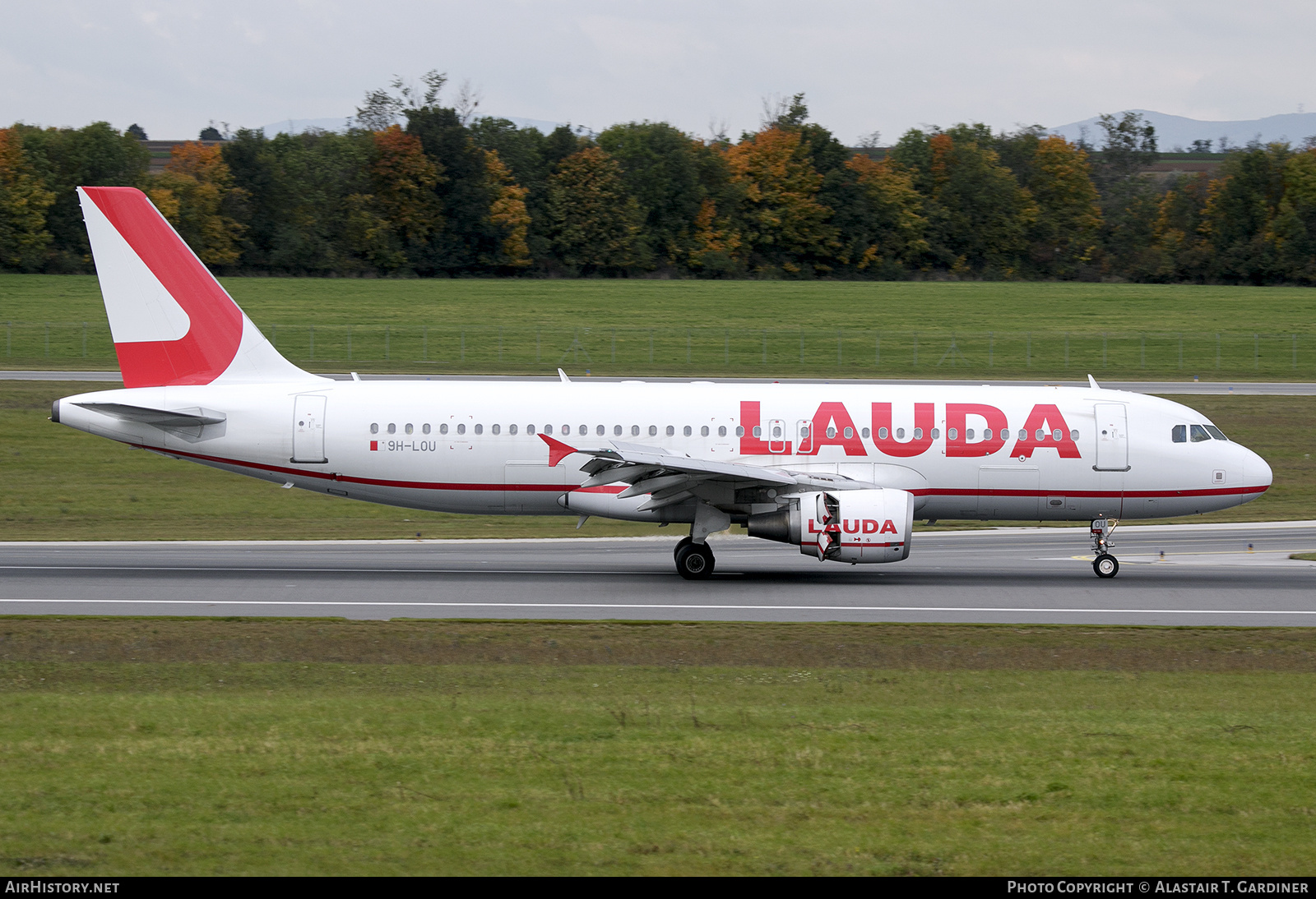 Aircraft Photo of 9H-LOU | Airbus A320-214 | Lauda | AirHistory.net #875074