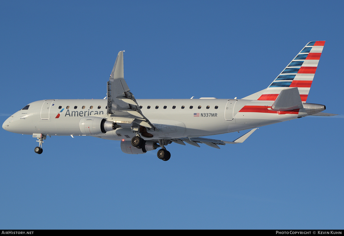 Aircraft Photo of N337MR | Embraer 175LR (ERJ-170-200LR) | American Eagle | AirHistory.net #875247