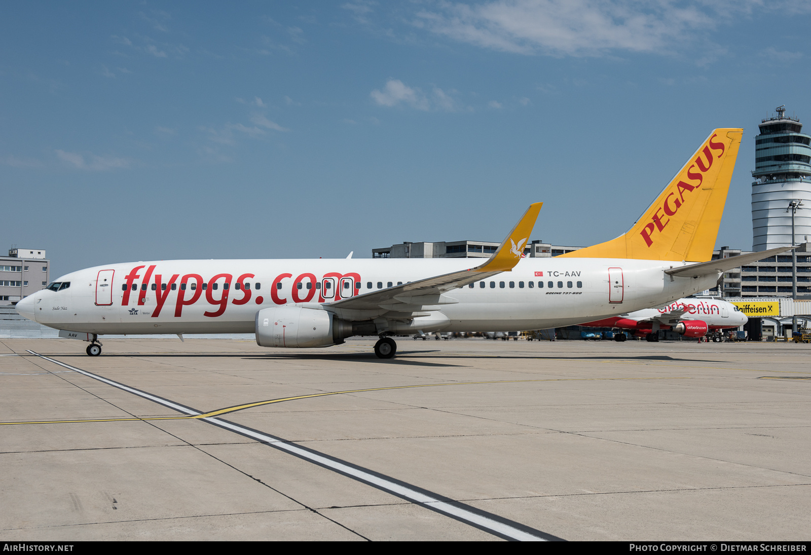 Aircraft Photo of TC-AAV | Boeing 737-82R | Pegasus Airlines | AirHistory.net #875351