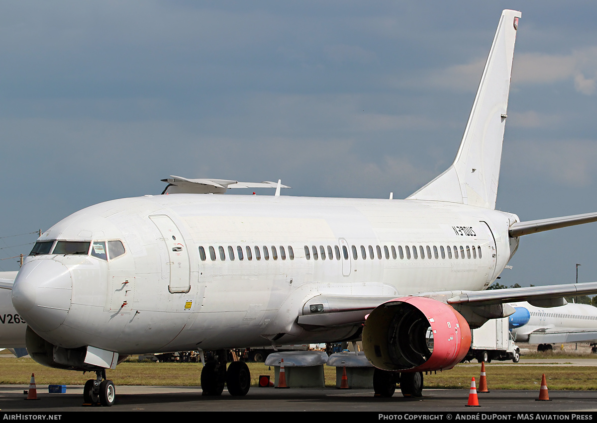 Aircraft Photo of N390US | Boeing 737-3B7 | AirHistory.net #875410