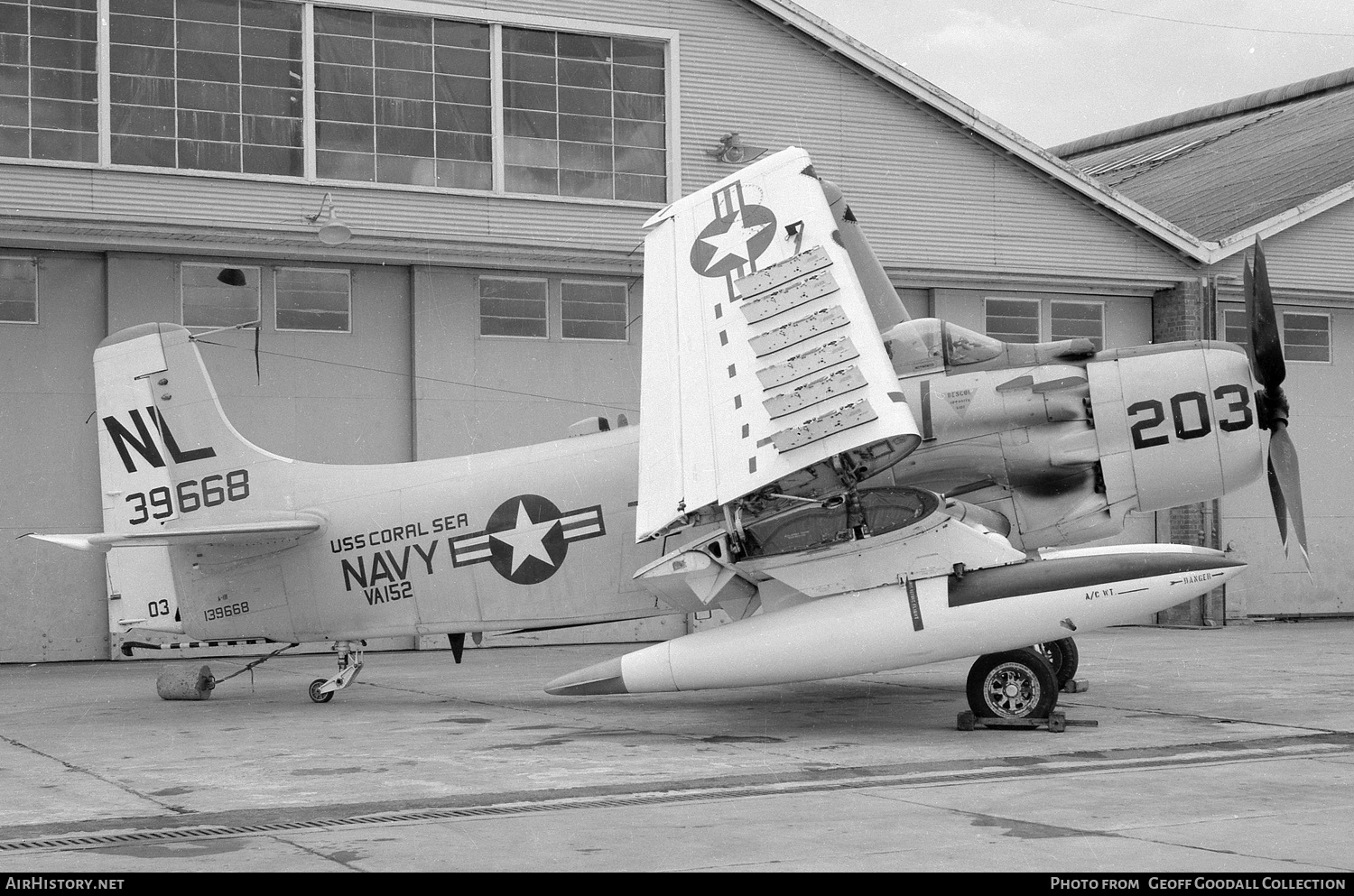 Aircraft Photo of 39668 | Douglas A-1H Skyraider (AD-6) | USA - Navy | AirHistory.net #875443