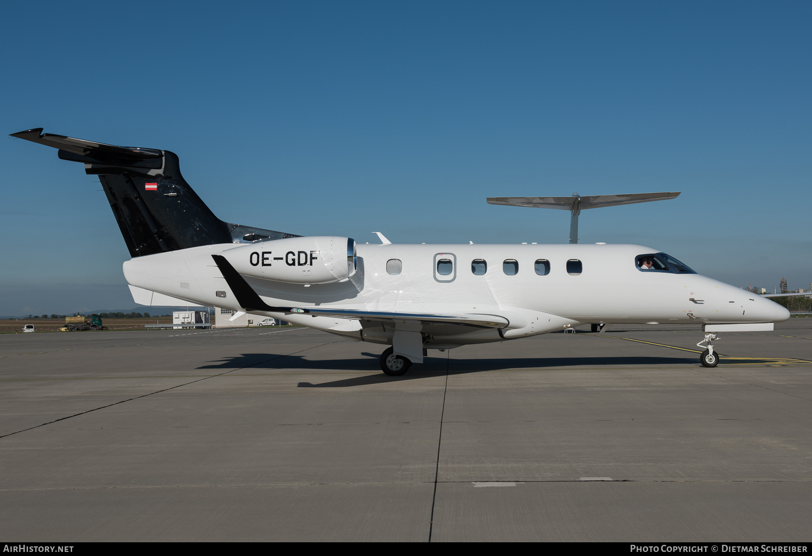 Aircraft Photo of OE-GDF | Embraer EMB-505 Phenom 300 | AirHistory.net #875625