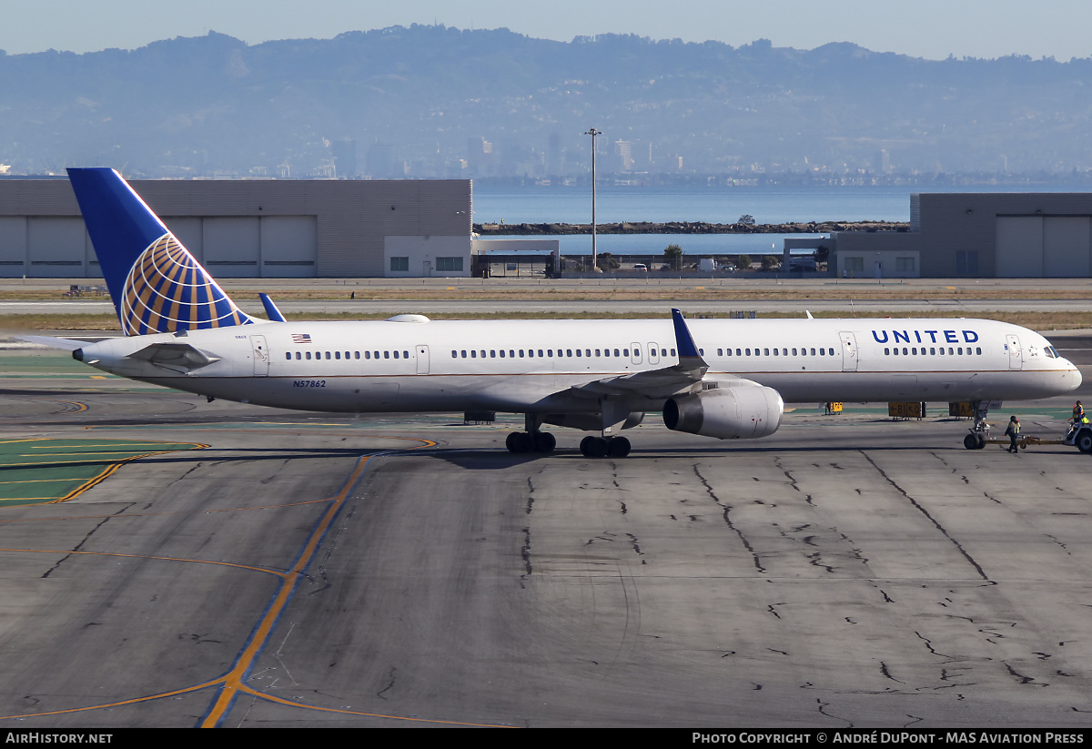 Aircraft Photo of N57862 | Boeing 757-33N | United Airlines | AirHistory.net #875999