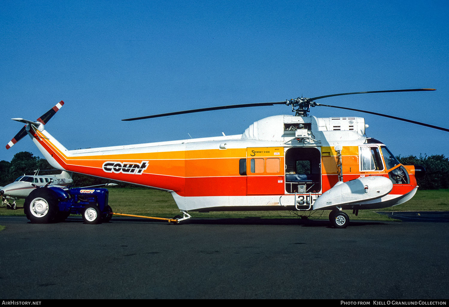 Aircraft Photo of 3D-HAE | Sikorsky S-62A | Court Helicopters | AirHistory.net #876094
