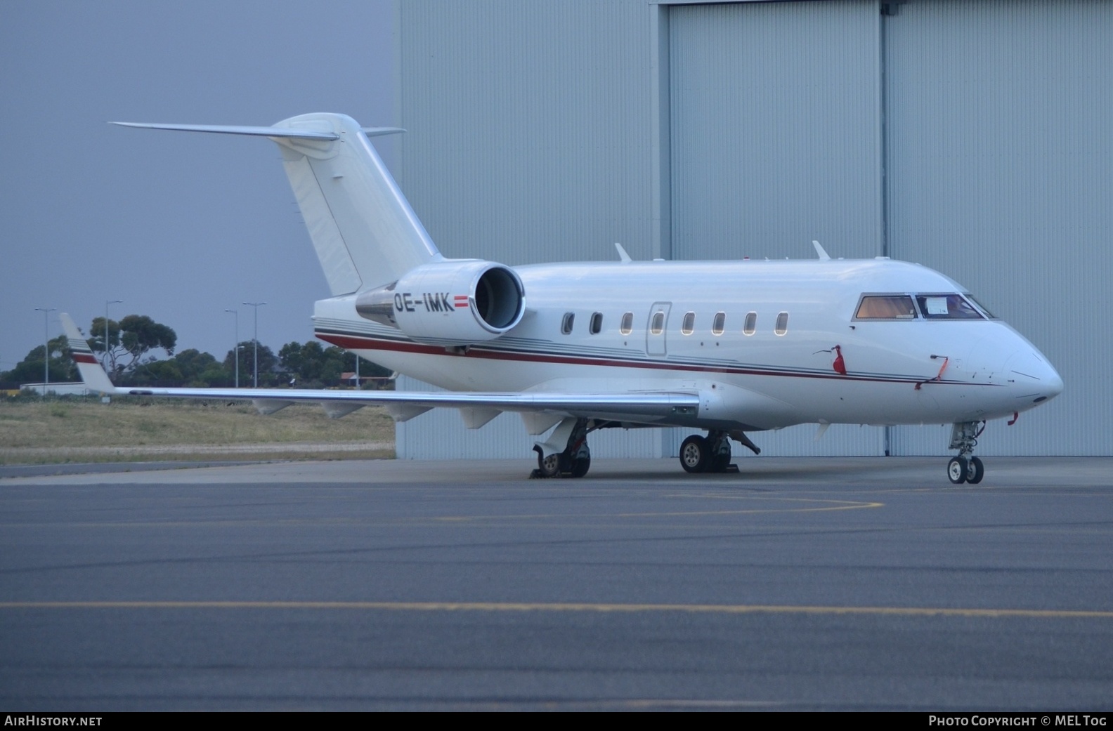 Aircraft Photo of OE-IMK | Bombardier Challenger 604 (CL-600-2B16) | AirHistory.net #876117