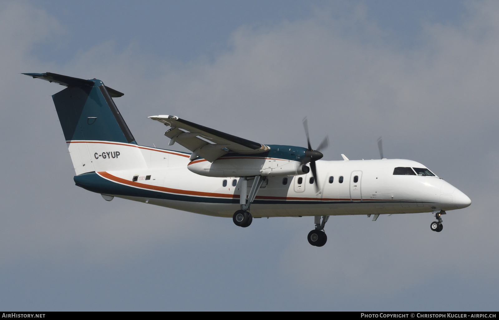 Aircraft Photo of C-GYUP | Bombardier DHC-8-202Q Dash 8 | AirHistory.net #876181