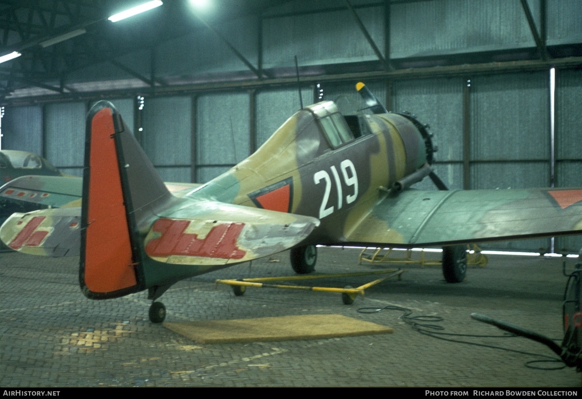 Aircraft Photo of 219 / B-64 | North American AT-16 Harvard IIB | Netherlands - Air Force | AirHistory.net #876293