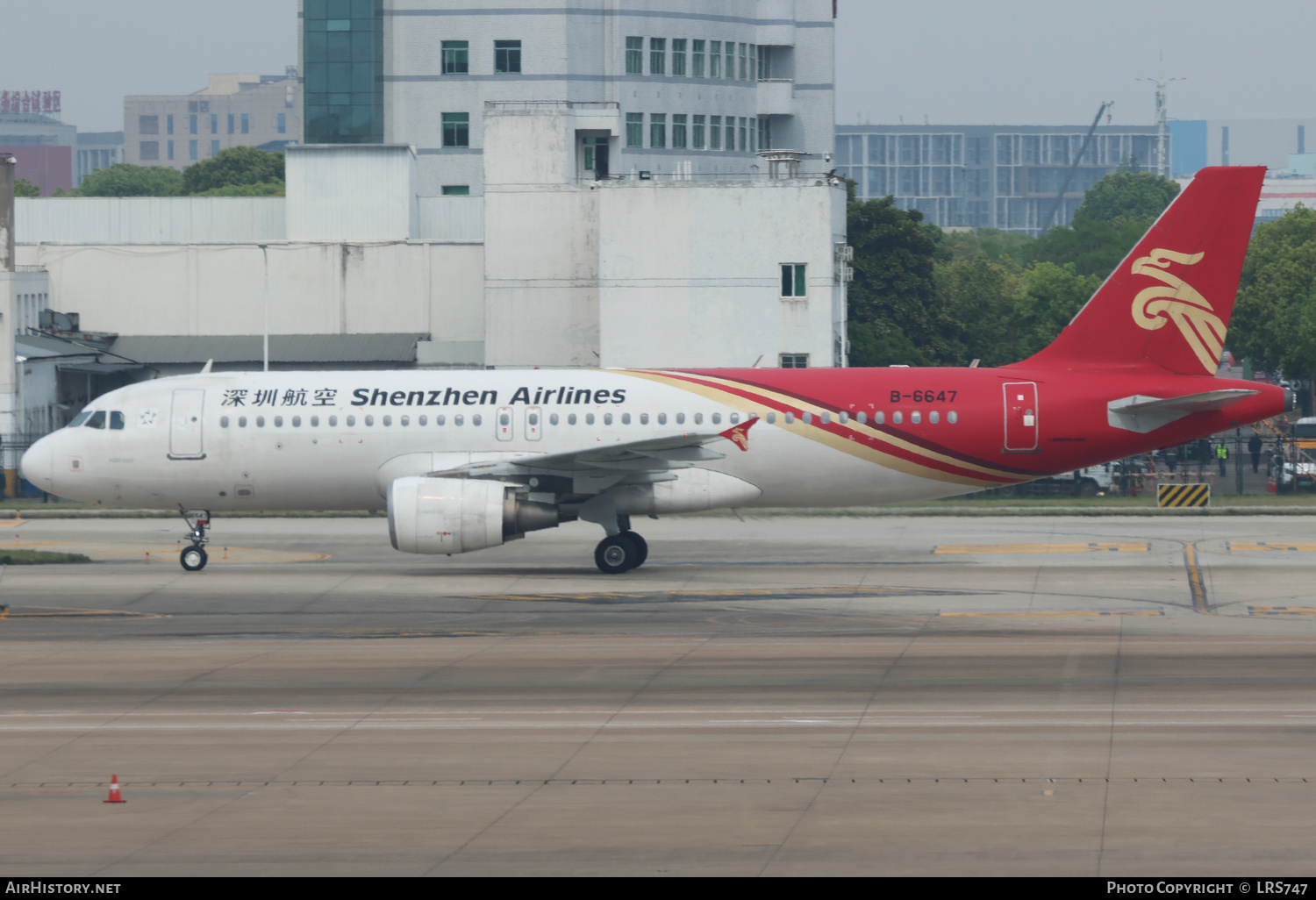 Aircraft Photo of B-6647 | Airbus A320-214 | Shenzhen Airlines | AirHistory.net #876317