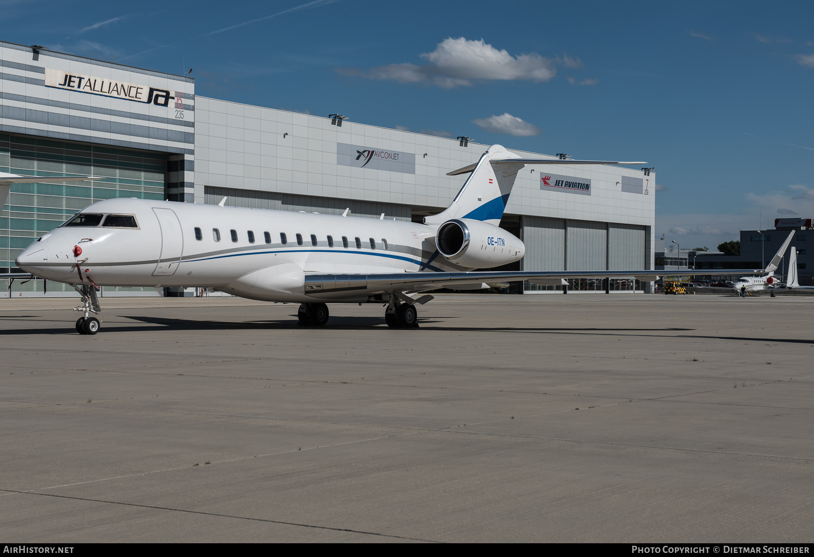 Aircraft Photo of OE-ITN | Bombardier Global Express XRS (BD-700-1A10) | AirHistory.net #876396