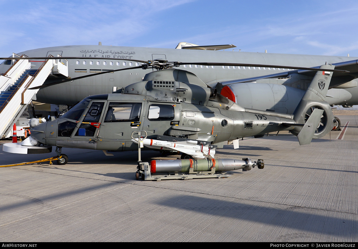 Aircraft Photo of 195 | Eurocopter AS-565SB Panther | United Arab Emirates - Air Force | AirHistory.net #876726
