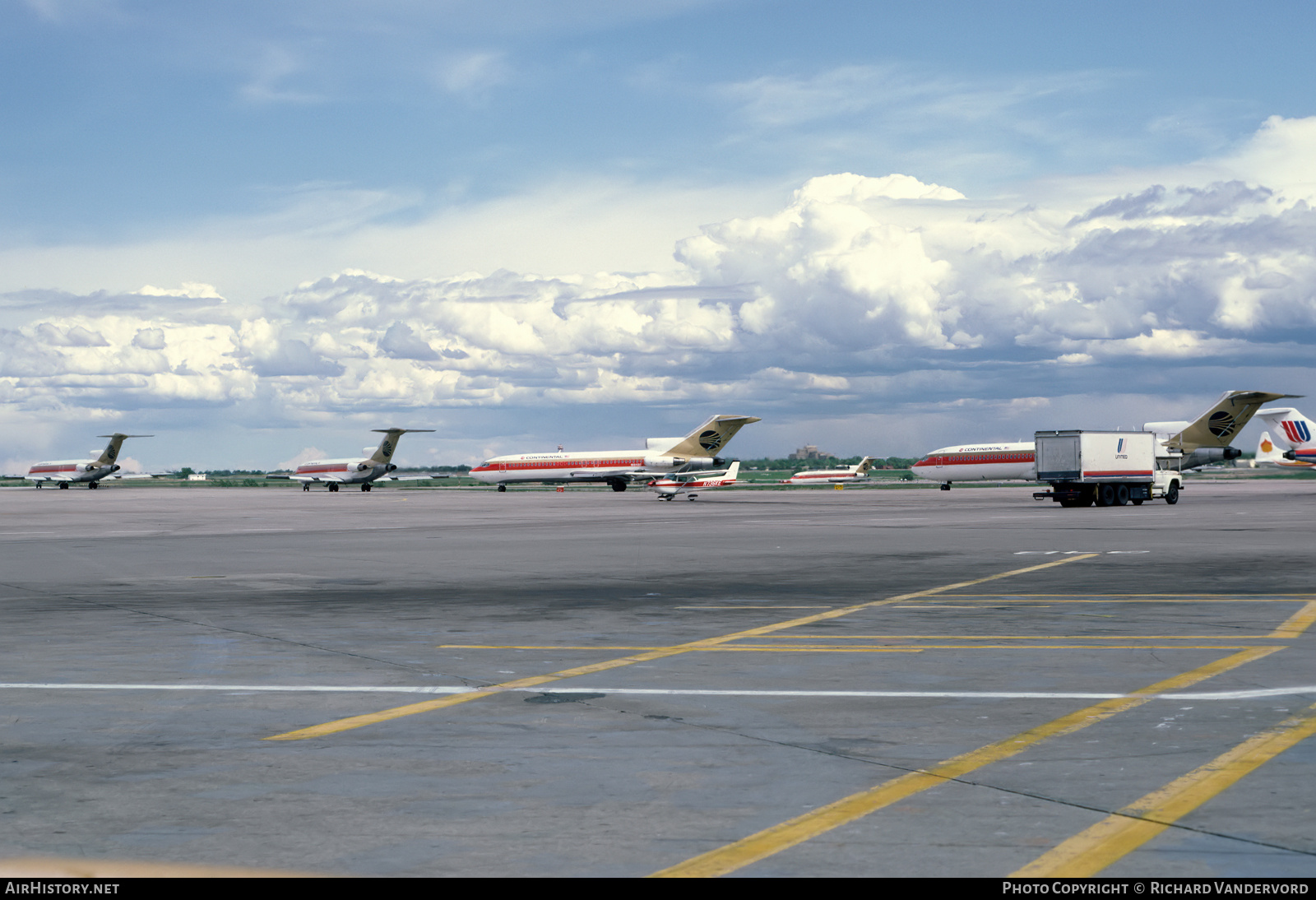 Airport photo of Denver - Stapleton International (KDEN / DEN) (closed) in Colorado, United States | AirHistory.net #876963