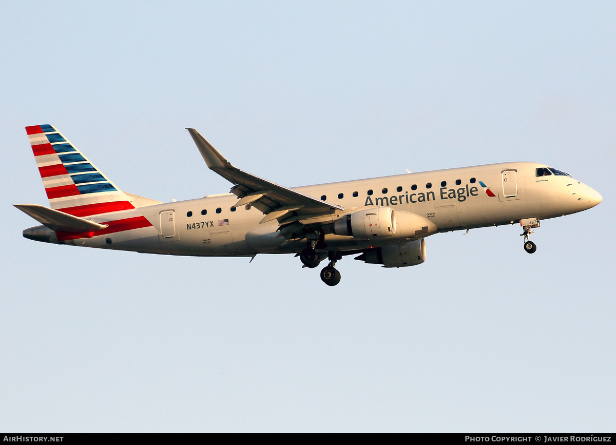 Aircraft Photo of N437YX | Embraer 175LR (ERJ-170-200LR) | American Eagle | AirHistory.net #877006