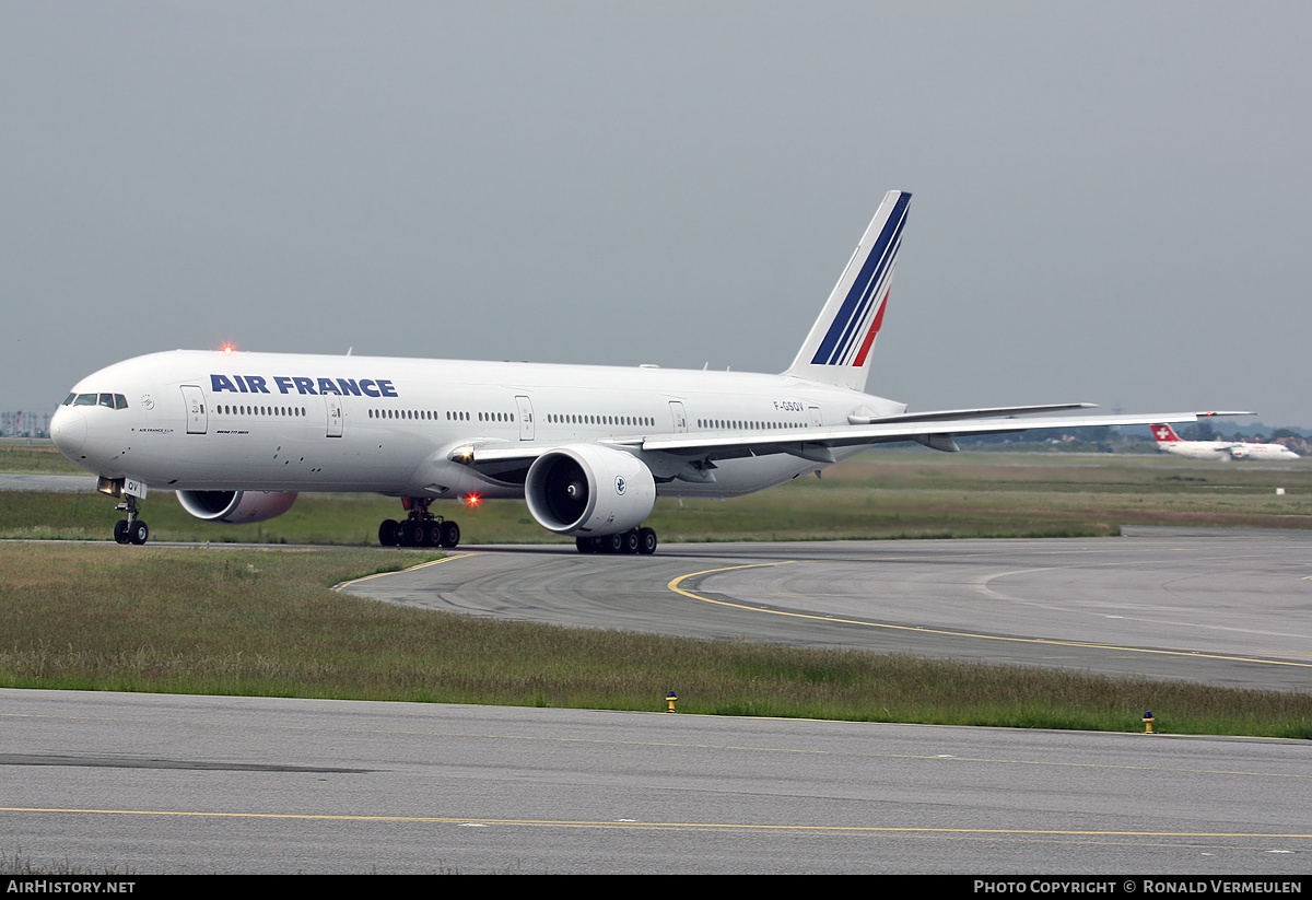 Aircraft Photo of F-GSQI | Boeing 777-328/ER | Air France | AirHistory.net #877521