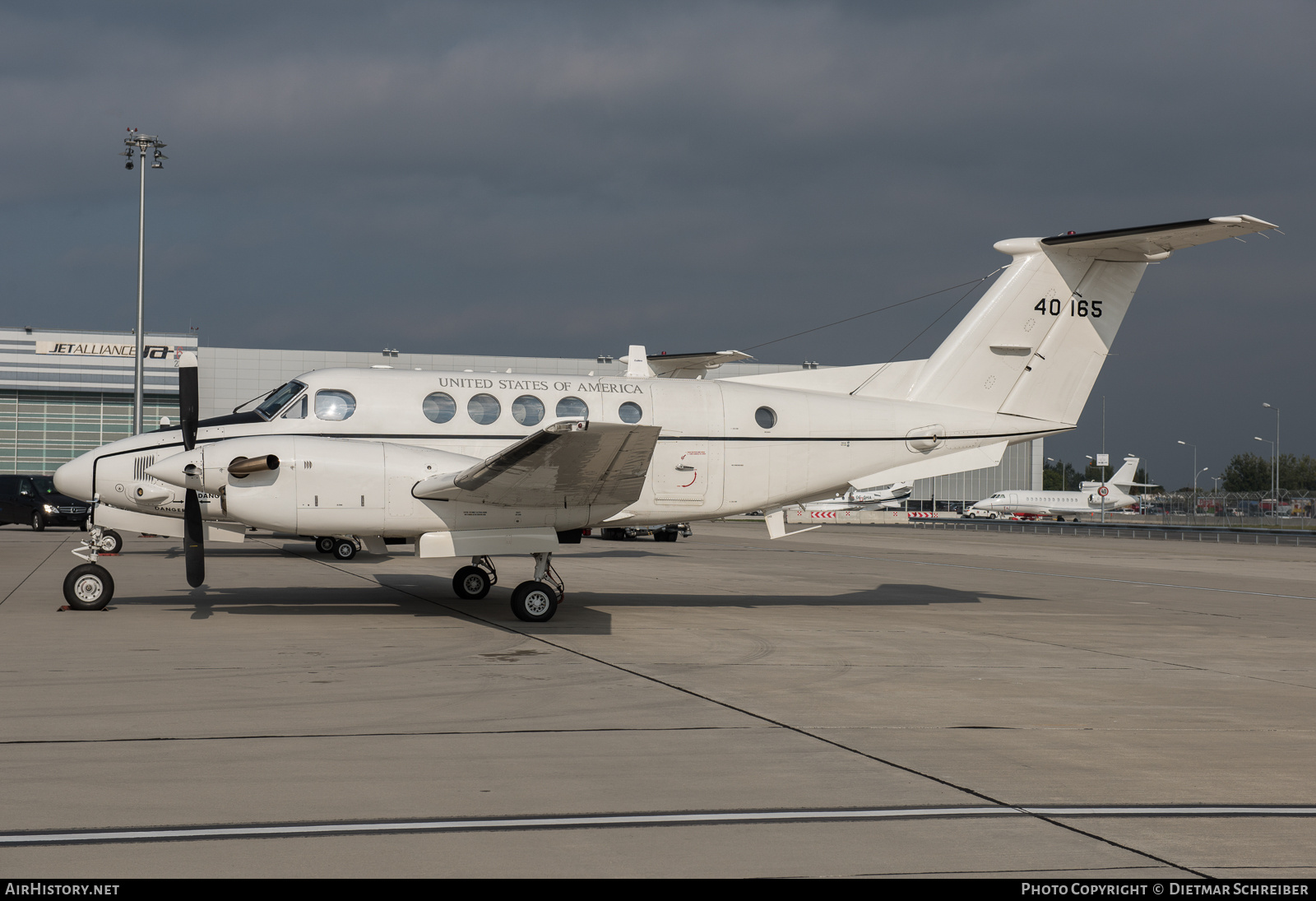 Aircraft Photo of 84-0165 / 40165 | Beech C-12U-3 Huron (B200C) | USA - Army | AirHistory.net #877791