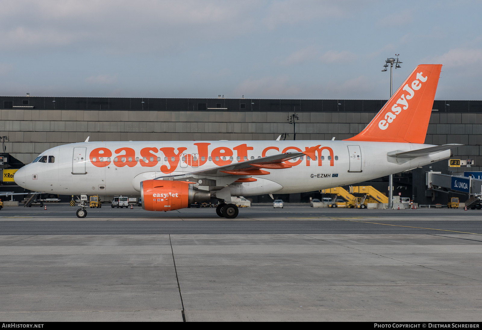Aircraft Photo of G-EZMH | Airbus A319-111 | EasyJet | AirHistory.net #877846