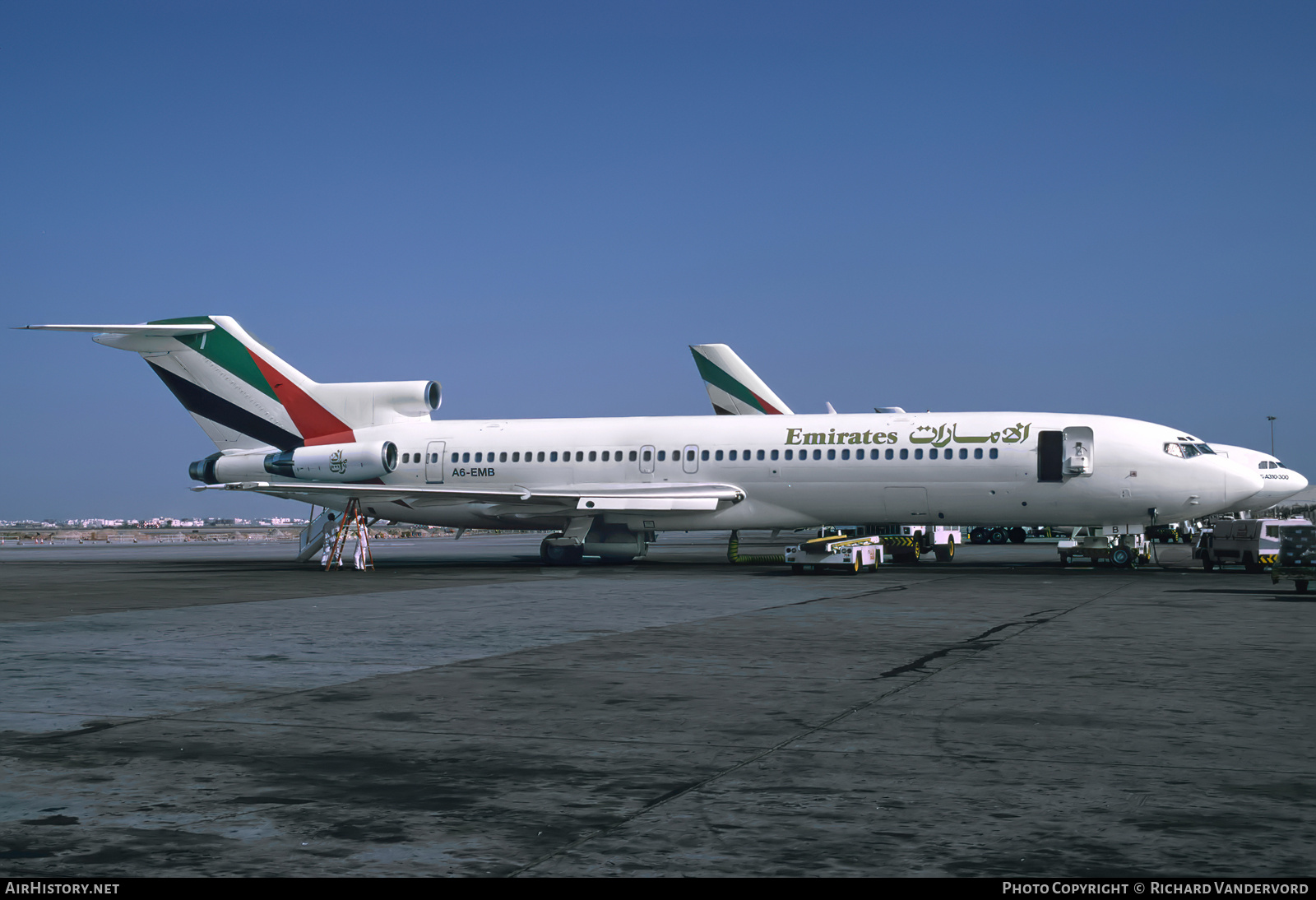 Aircraft Photo of A6-EMB | Boeing 727-264 | Emirates | AirHistory.net #878018