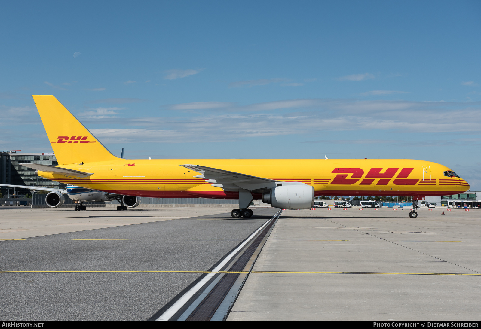 Aircraft Photo of G-BMRI | Boeing 757-236 | DHL International | AirHistory.net #878096