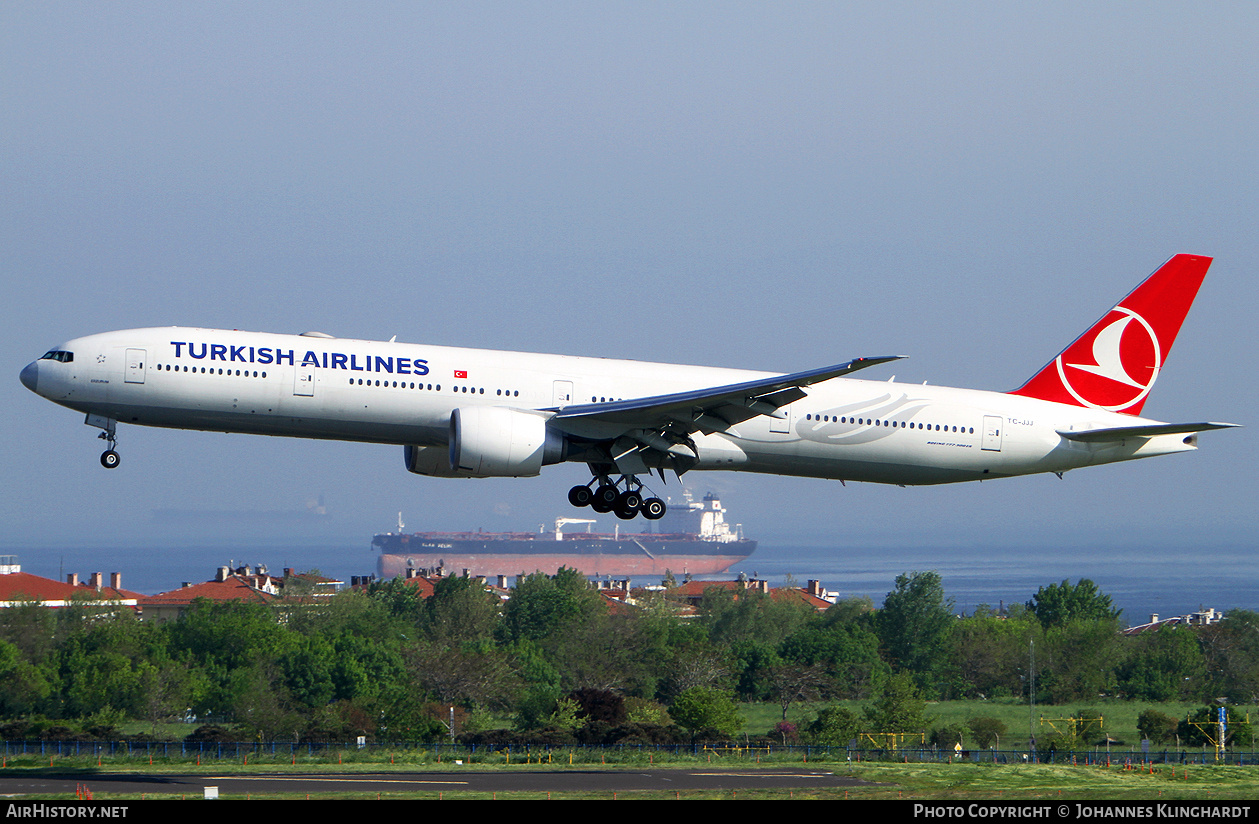 Aircraft Photo of TC-JJJ | Boeing 777-3F2/ER | Turkish Airlines | AirHistory.net #878483